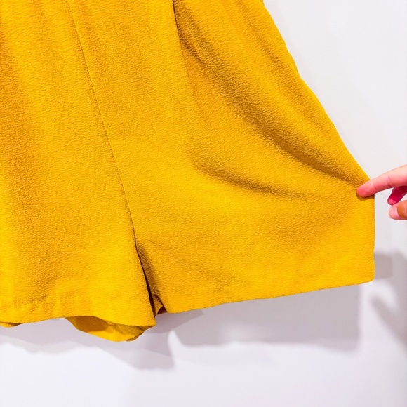 DYNAMITE Yellow romper with floral lace and open back - Picture 8 of 9